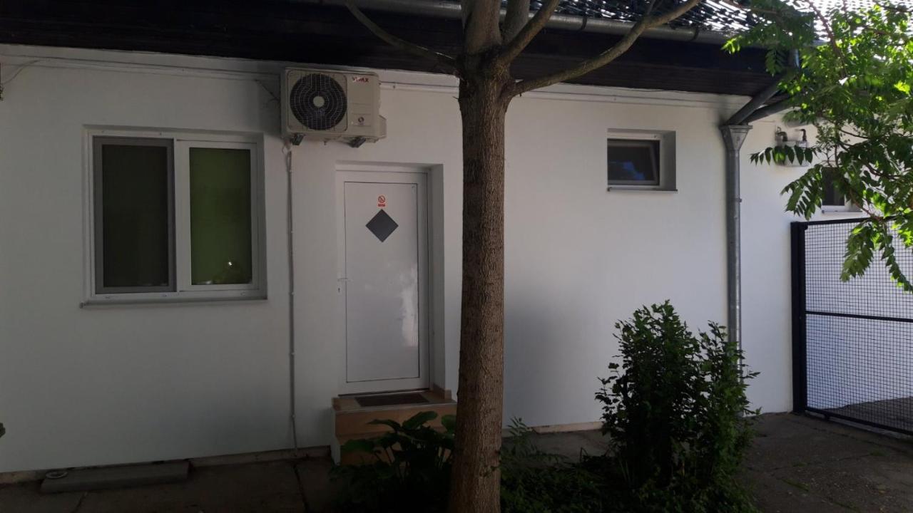Apartment Eurho Osijek Exteriör bild